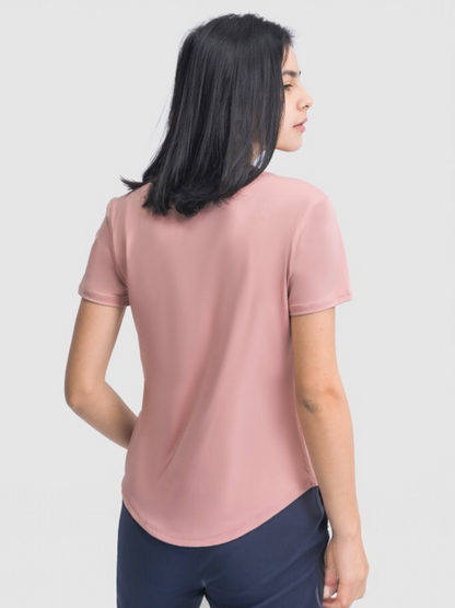newmeロゴ入り半袖Tシャツ