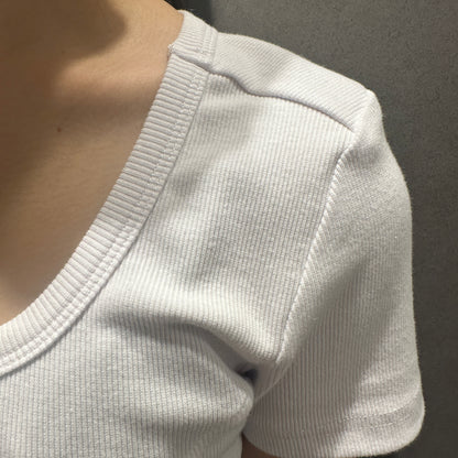 Open-back T-shirt