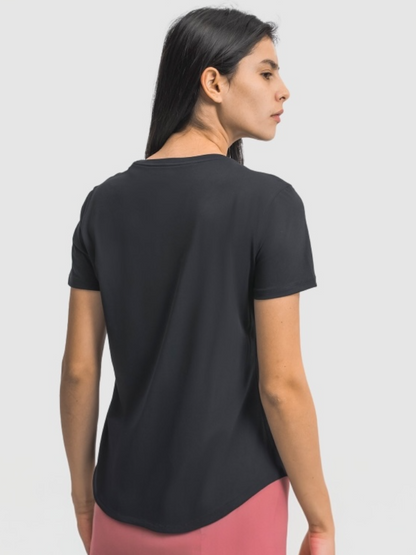 newmeロゴ入り半袖Tシャツ