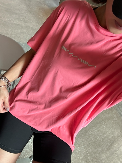 newmeロゴ入り ゆったりトップス