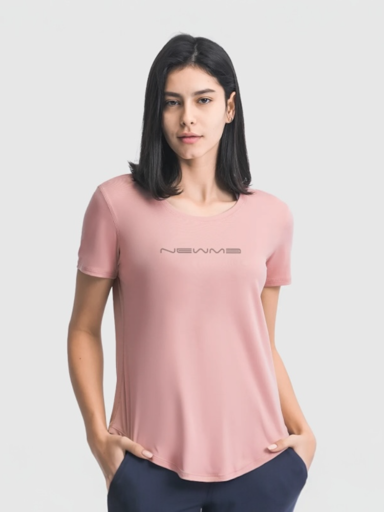 newmeロゴ入り　半袖Tシャツ