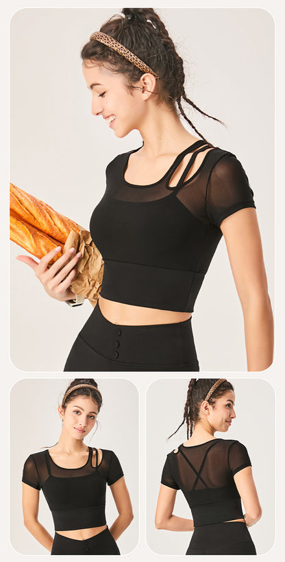 カップ付き透け感メッシュトップ_ブラック