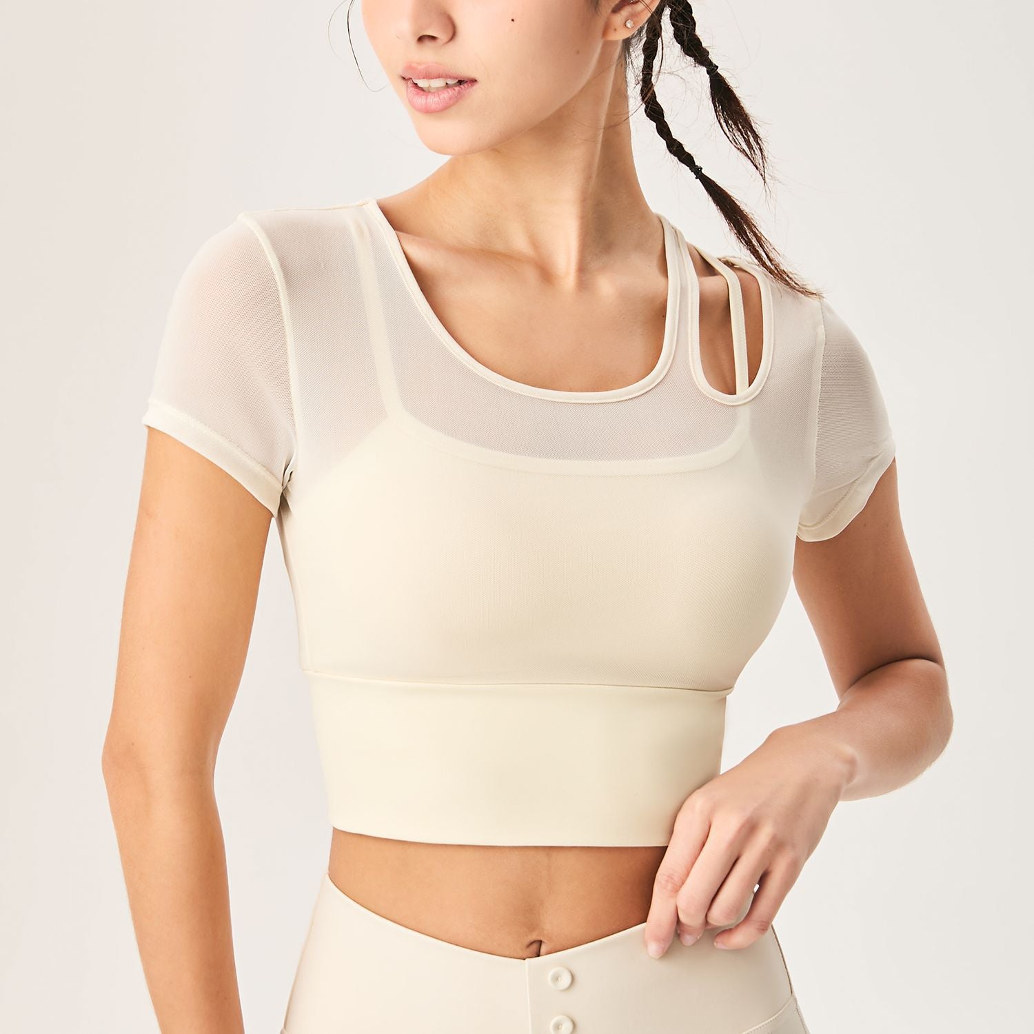 カップ付き透け感メッシュトップ_アイボリー