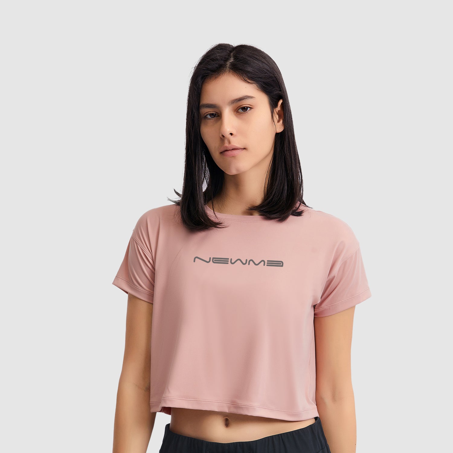 newmeロゴ入りショートトップス_ピンク