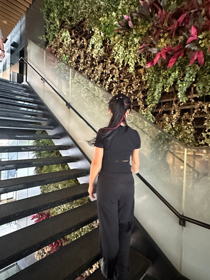 オープンバックデザインTシャツ_ブラック