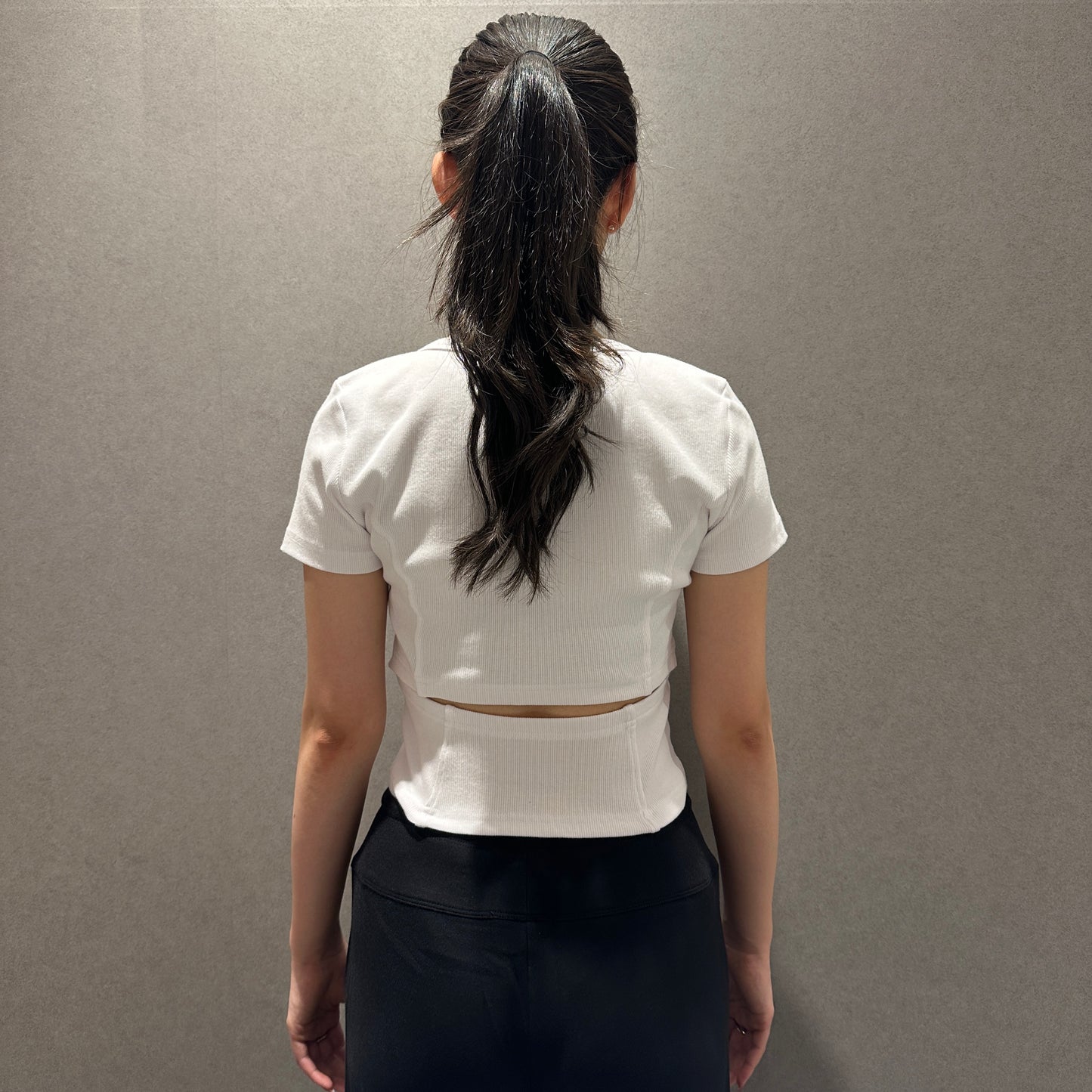 オープンバックデザインTシャツ_ホワイト