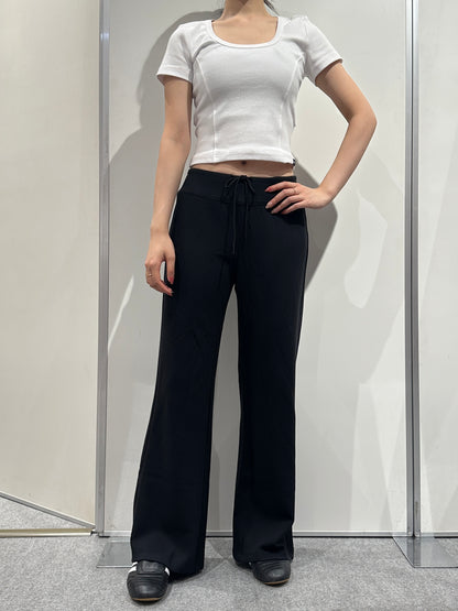 美脚シルエットストレートワイドパンツ_ブラック