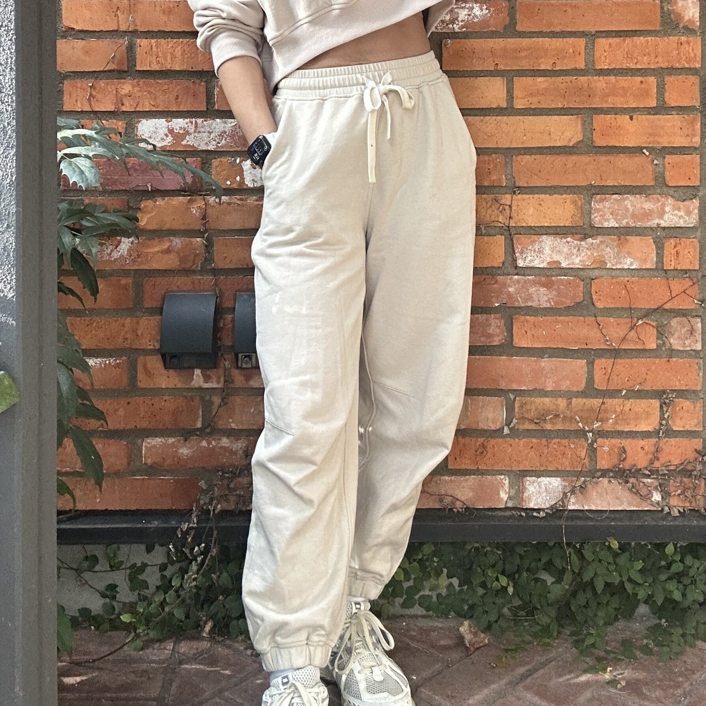 ユニセックススウェットパンツ_ベージュ