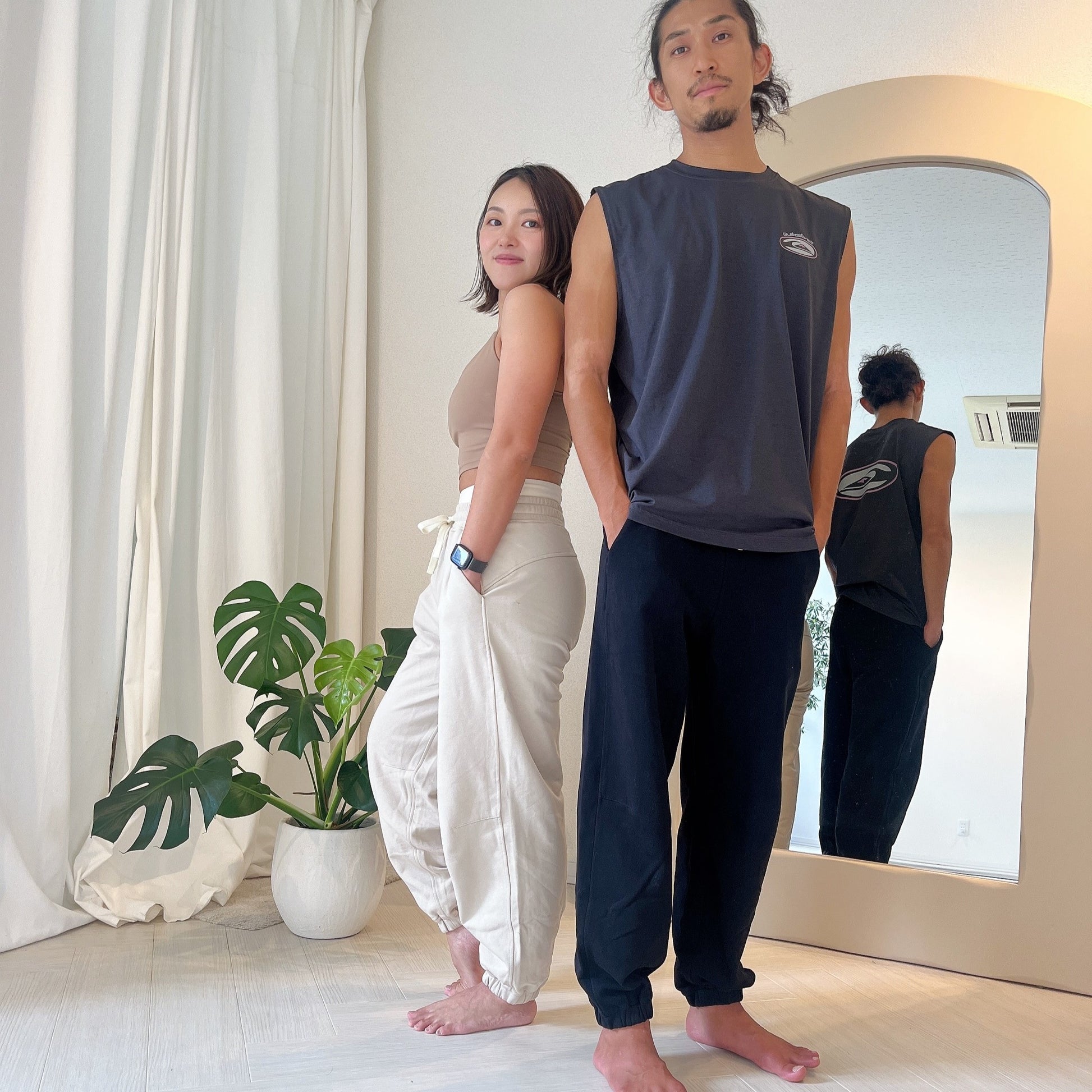 ユニセックススウェットパンツ_ベージュ_ブラック