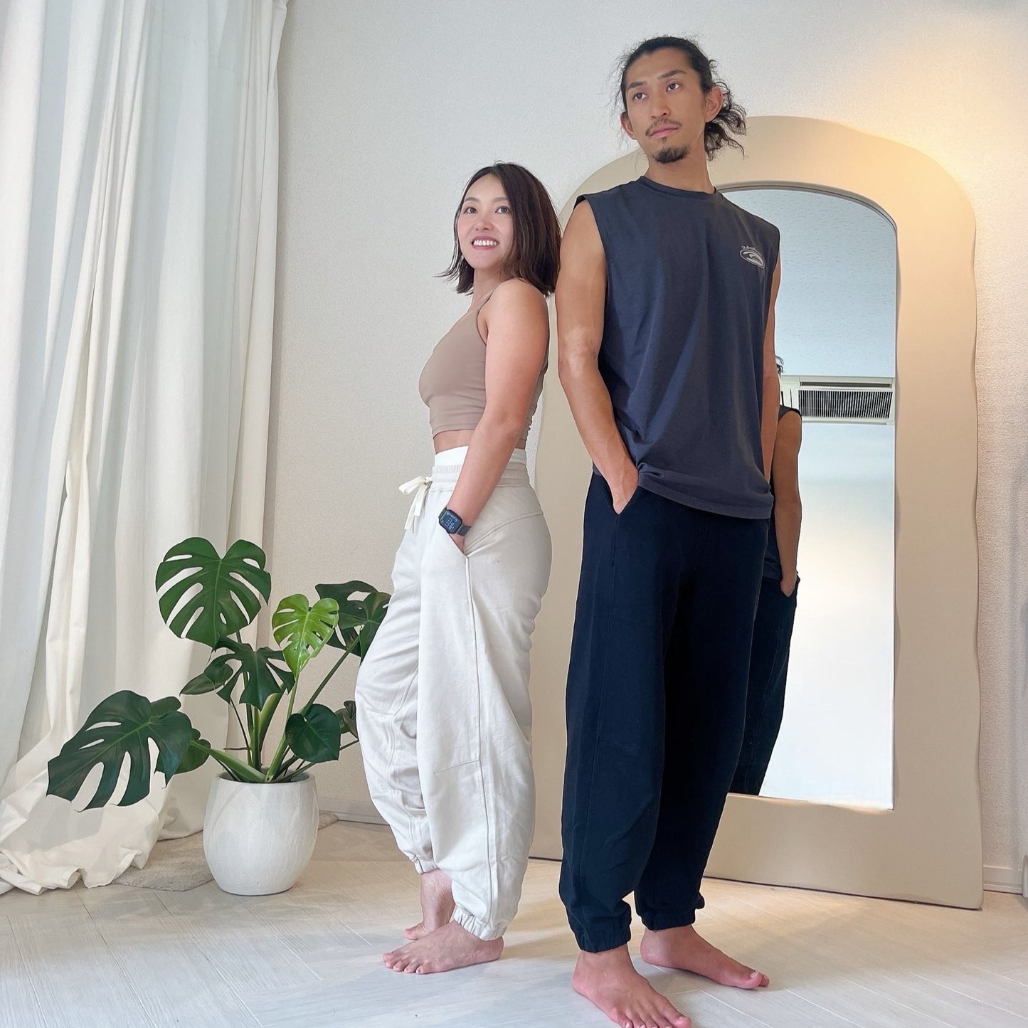 ユニセックススウェットパンツ_ベージュ_ブラック